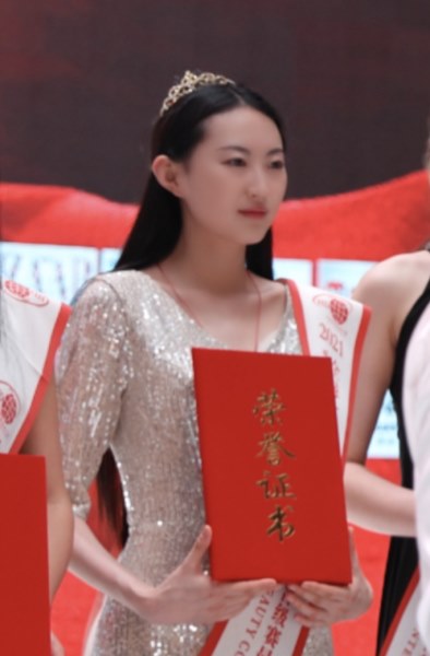 DƬ9.jpg